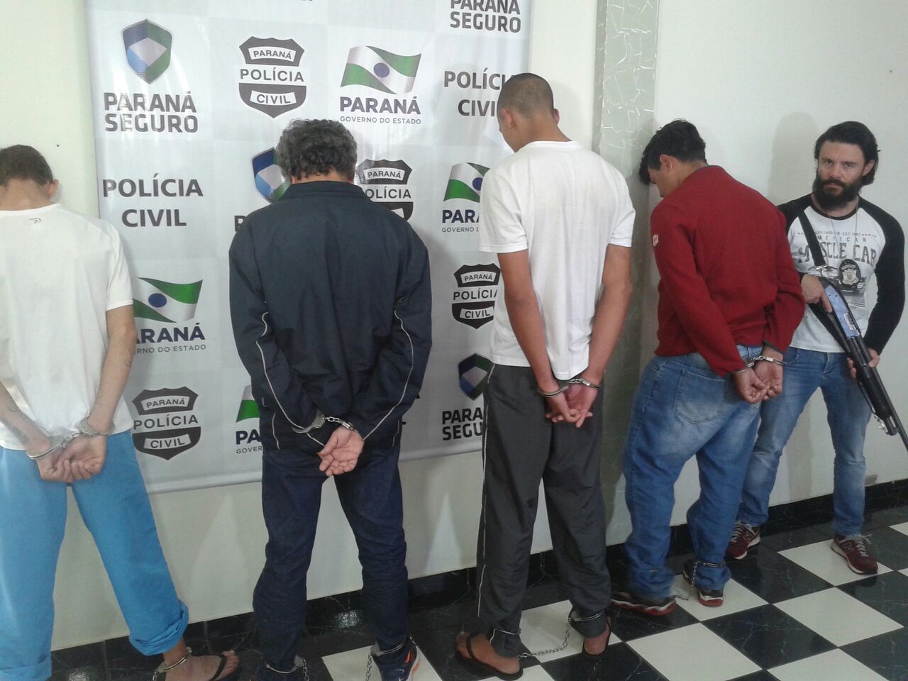 Polícia Civil cumpre quatro mandados de prisão