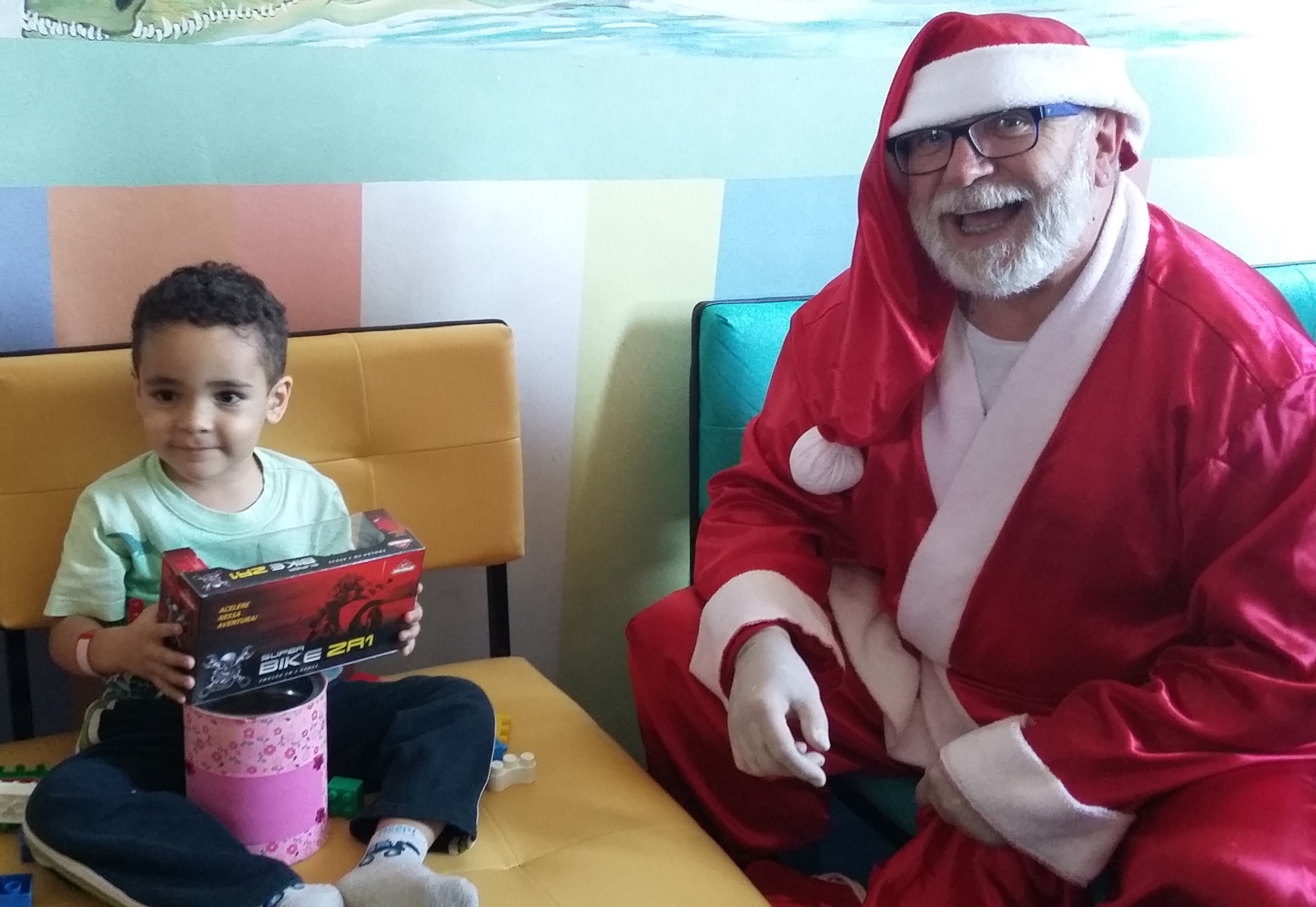 Papai Noel visita Hospital Materno Infantil 