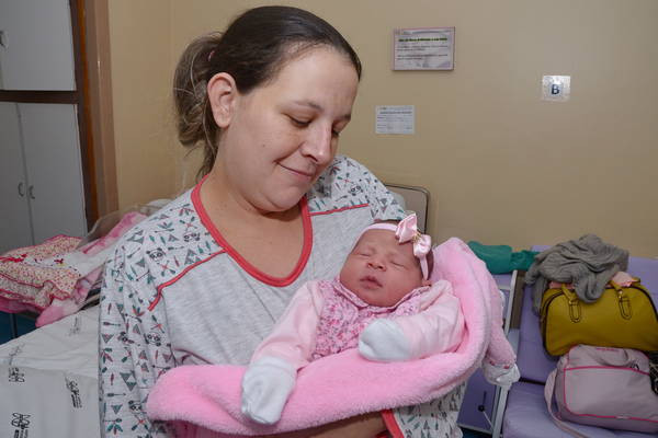 Primeiro bebê nascido em Apucarana neste ano chama-se Heloise - FOTO TRIBUNA DO NORTE