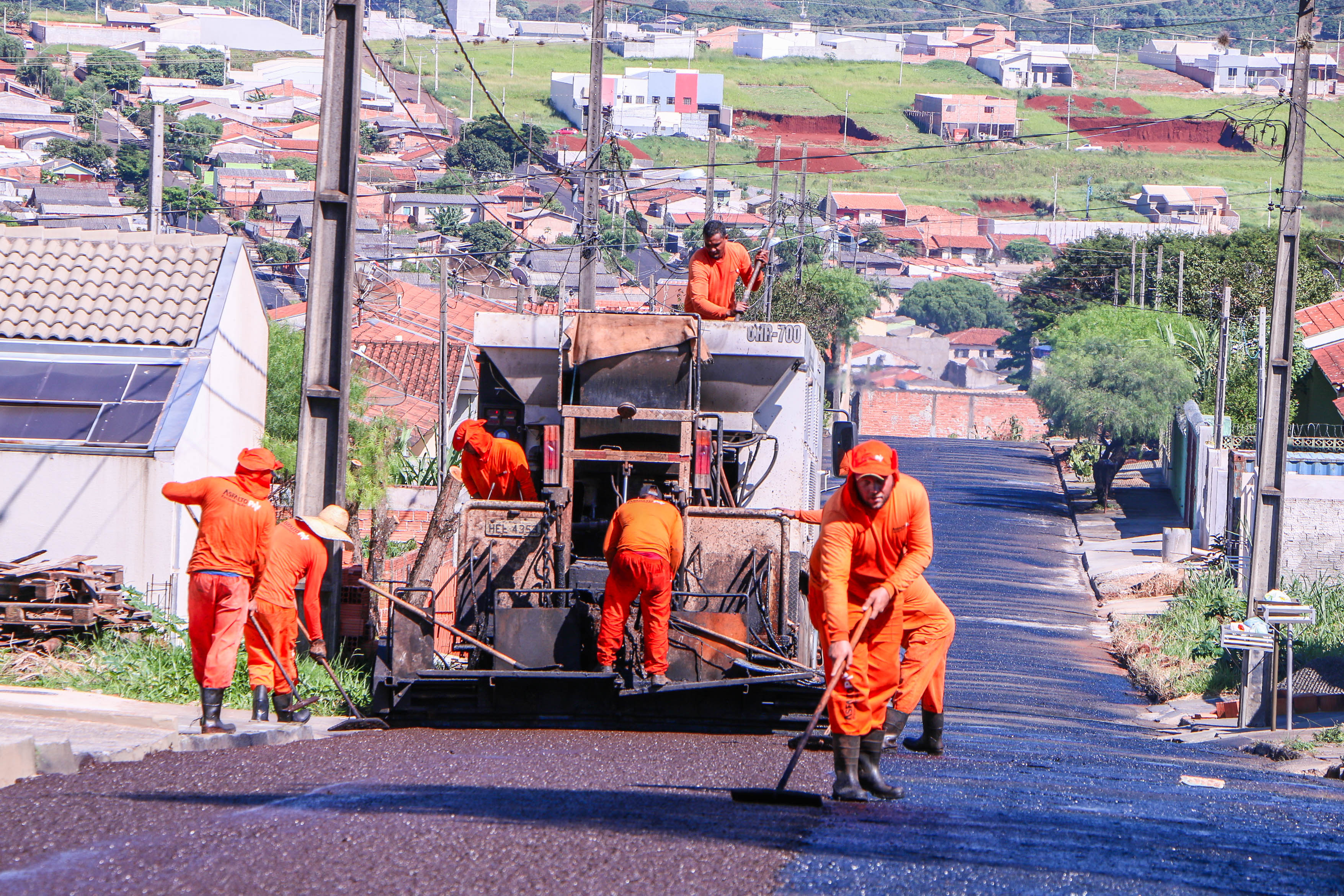 Prefeitura recupera pavimentação asfáltica em três bairros de Apucarana - Foto: Divulgação