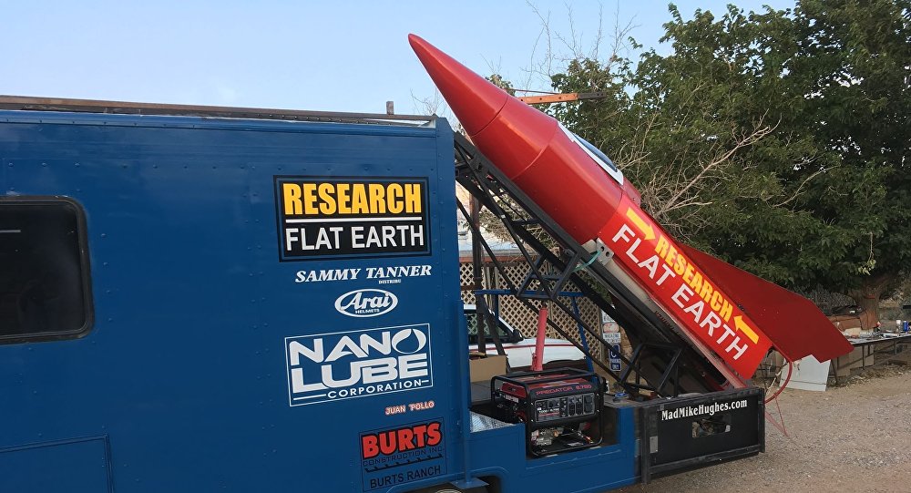 Homem lançou a si próprio em foguete para provar que a Terra é plana - Reprodução Agência Associated Press