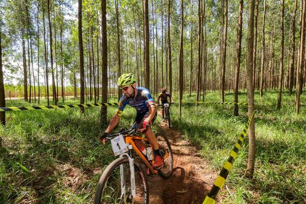 A competição de mountain bike reúne atletas de todo o Estado - Foto: Divulgação