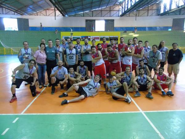 Competição de basquetebol foi realizada no Ginásio de Esportes Osmar Panicio - Foto: Divulgação