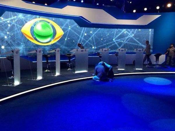 Debate terá a presença de seis dos dez candidatos ao governo do Paraná (Divulgação)