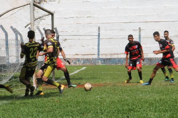 A rodada da fase semifinal do Amador ocorreu no Centro Esportivo Hairton Santos - Foto: www.oesporte.com.br