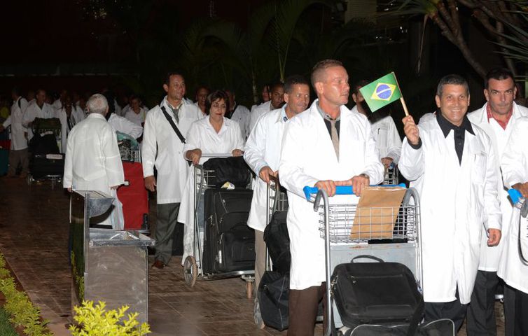 Médicos Cubanos. (Foto - Agencia Brasil)