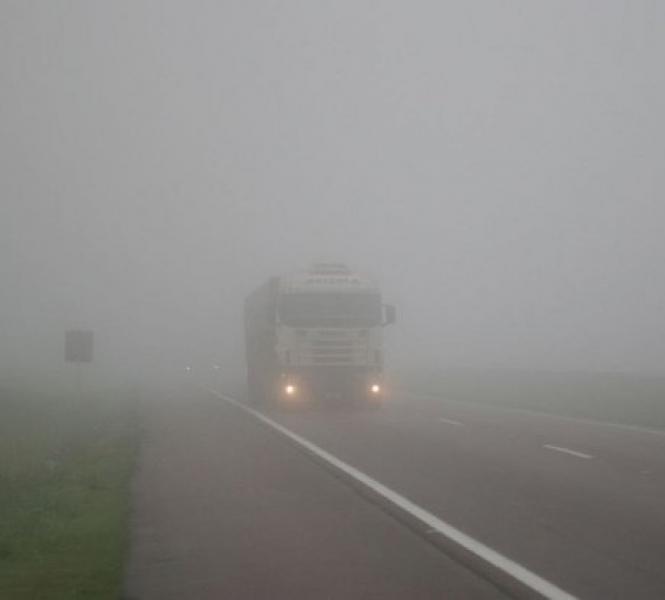 Neblina na BR-369, entre Apucarana e Arapongas foto: TNONLINE