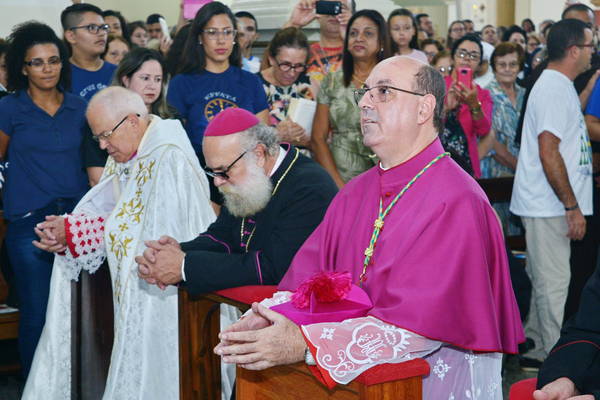 Bispo Dom Carlos tomou posse neste sábado (Foto: Sérgio Rodrigo)