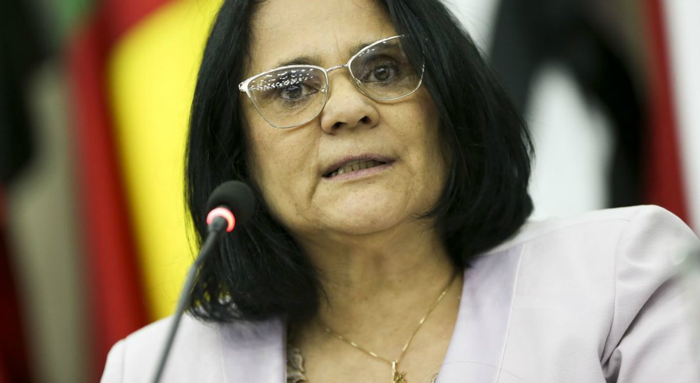 Ministra Damares Alves pode deixar Governo Bolsonaro
