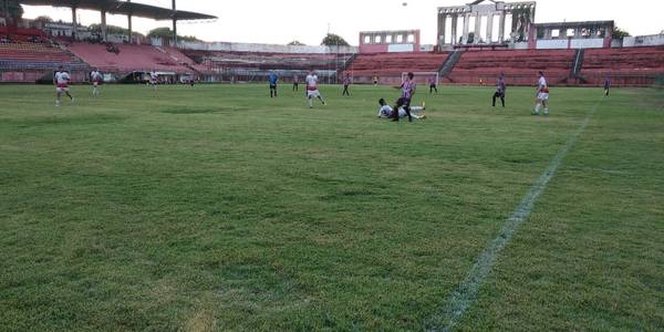 Paranavaí e Apucarana Sports jogaram nesta terça-feira no Estádio Waldemiro Wagner - Foto: Apucarana Sports/Divulgação