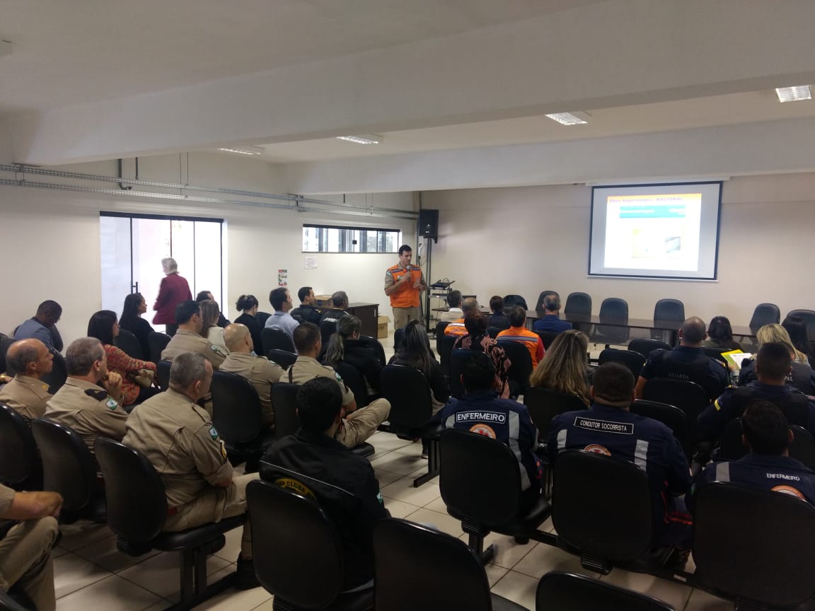 Coordenadoria Municipal de Proteção e Defesa Civil de Arapongas realiza palestra 