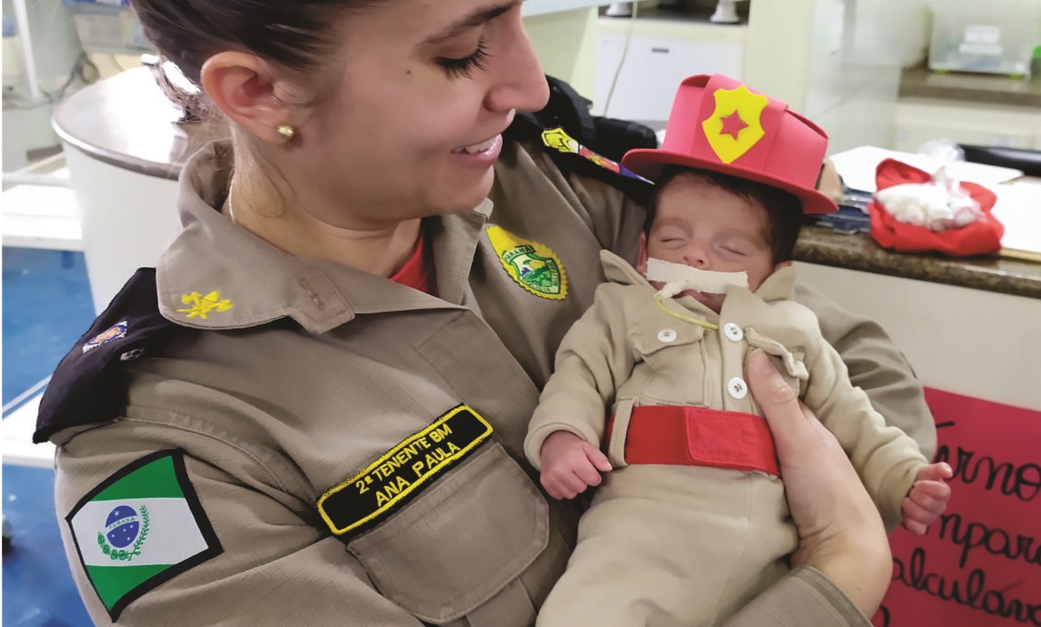 Hospital Materno Infantil de Apucarana homenageia Corpo de Bombeiros