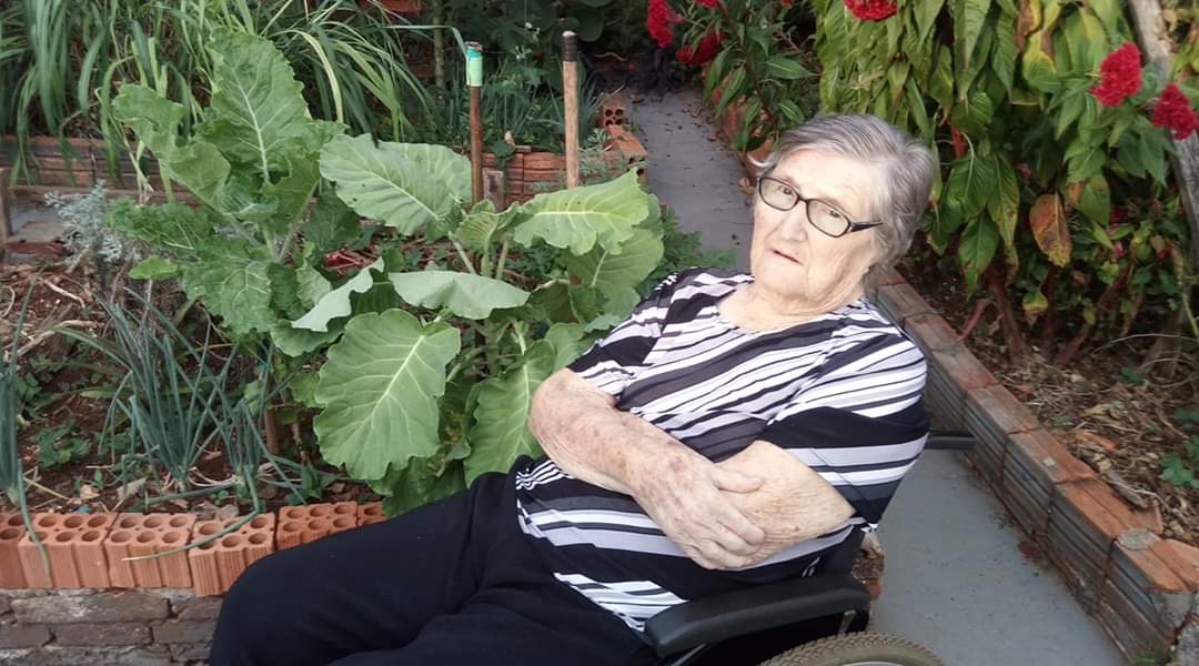 Faleceu em Apucarana aos 89 anos dona Laura Torrezan 