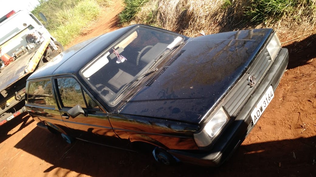 Carro furtado em Apucarana é encontrado sem as rodas