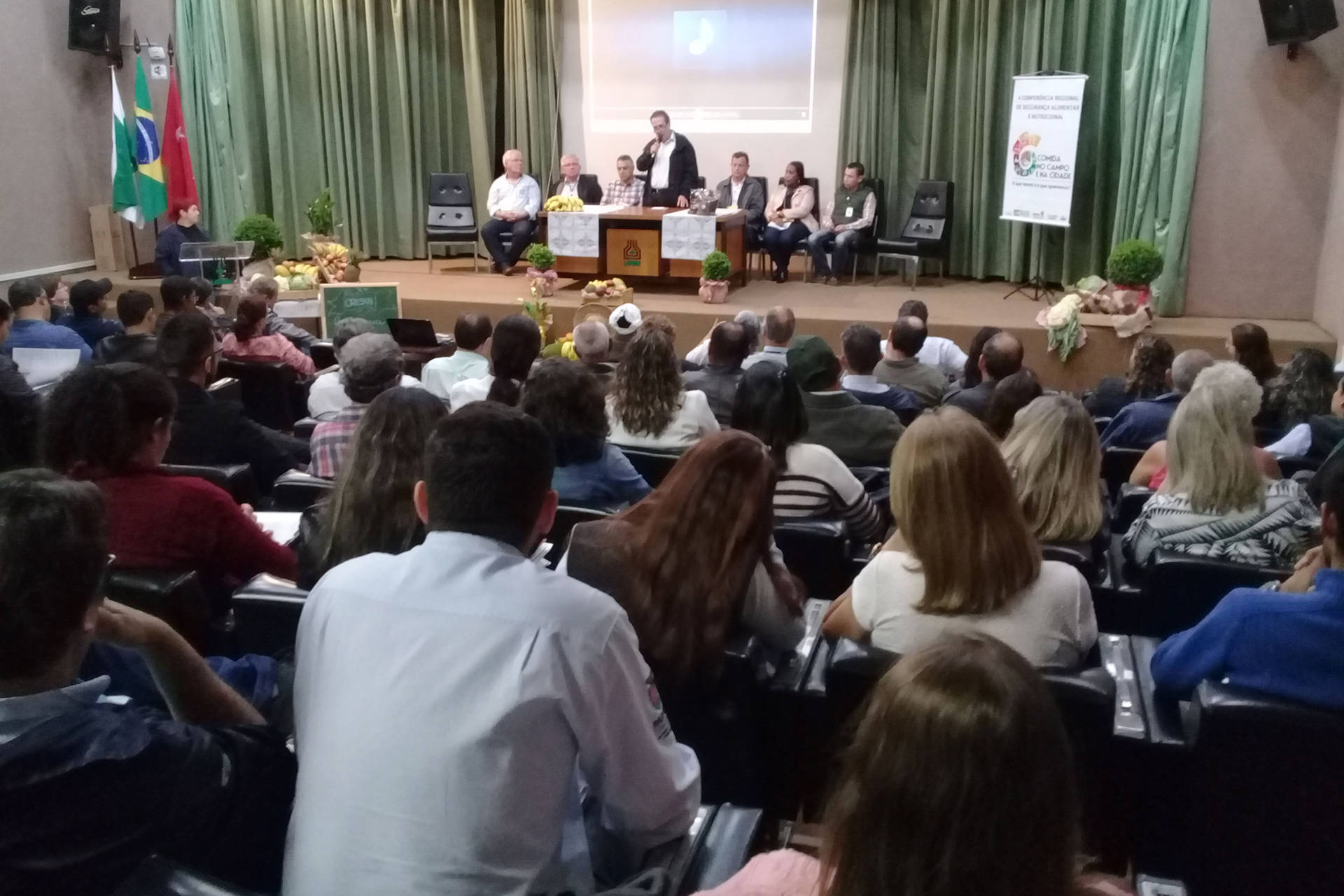 Conferência em Londrina debate comida no campo e na cidade