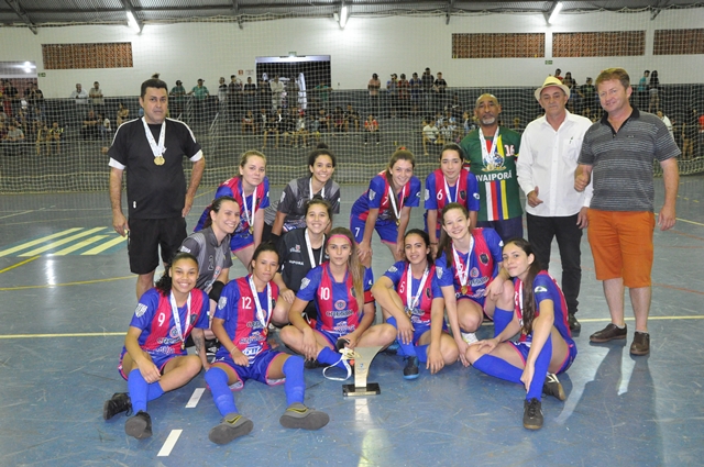 Time feminino de futsal de Ivaiporã foi campeão com quatro vitórias em Jardim Alegre - Foto: Divulgação