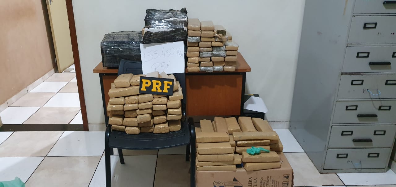 PRF prende homicida com 155 Kg de maconha em Apucarana