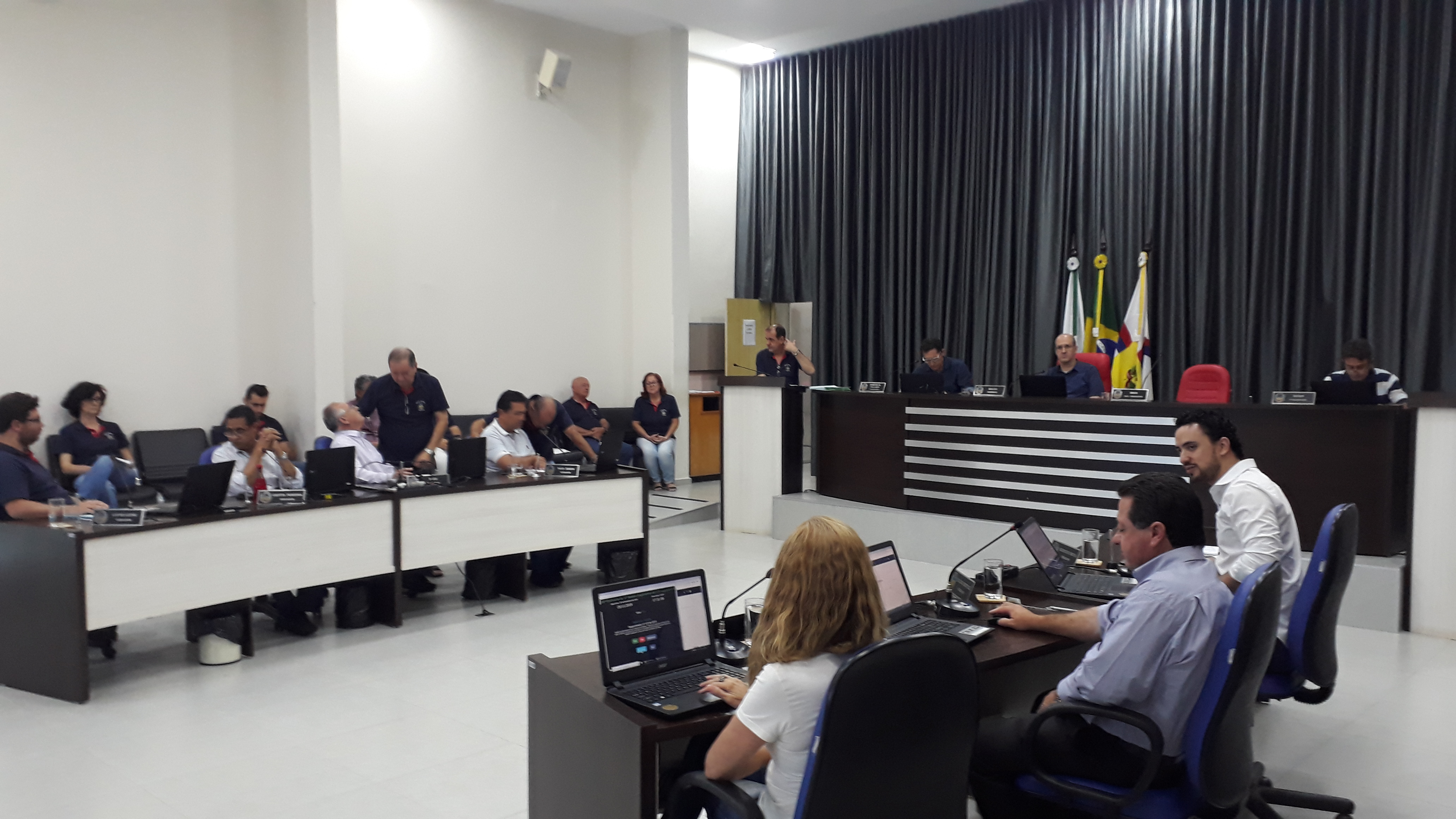 Vereadores de Apucarana votam orçamento do município para 2020