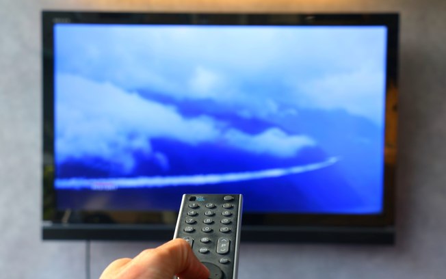 Sobra de R$ 1 bi para TV digital causa disputa entre governo e empresas
