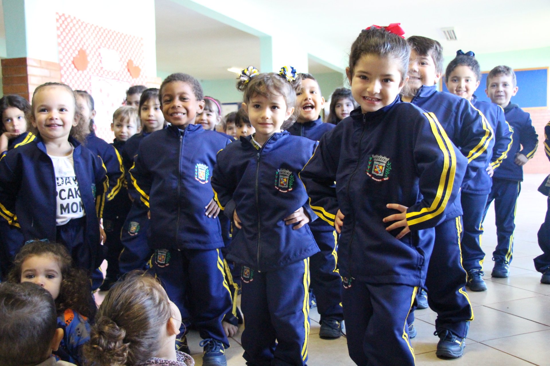 Arapongas investiu mais de R$ 6 milhões em uniforme e kit escolar na atual gestão