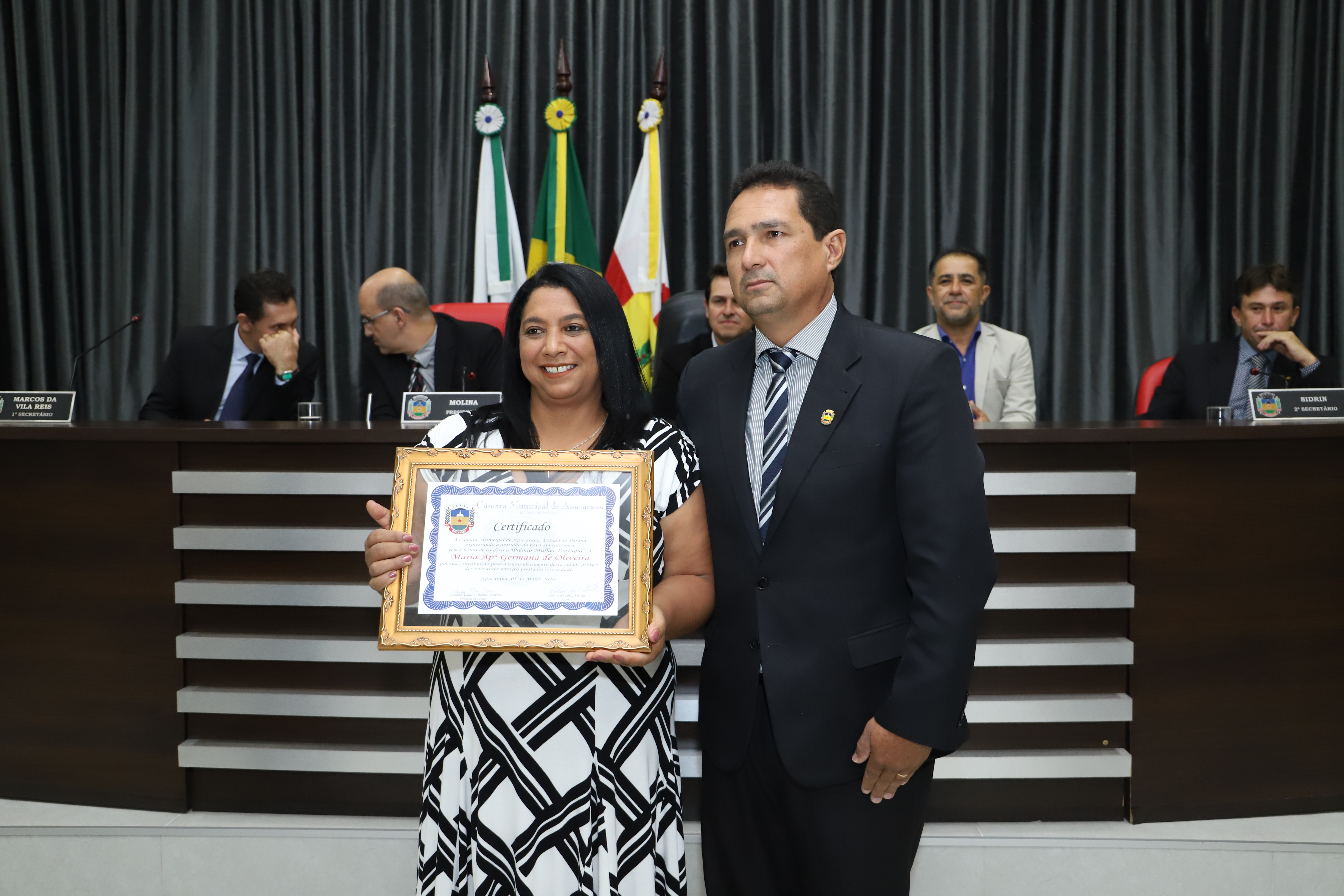 Maria Aparecida recebe homenagem na Câmara de Vereadores em Apucarana