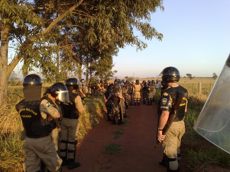Cerca de 200 policiais militares do Paraná cumpre reintegração de posse em Alvorada do Sul - Foto PMPR- Divulgação