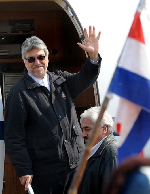 Fernado Lugo retomou hoje o governo paraguaio