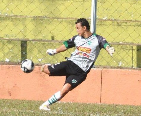O goleiro Danilo é um dos jogadores que teve o contrato renovado para 2011