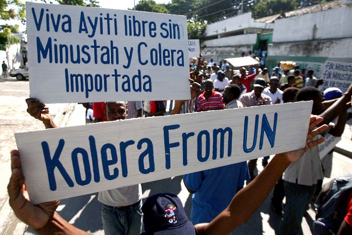 A epidemia provocou uma revolta entre os haitianos, que culparam tropas da ONU pelo surto da doença