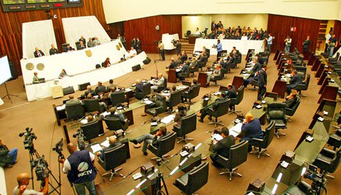 Polêmicas da transição emperram “despedida” da Assembleia Legislativa do Paraná
