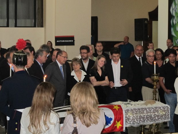 Alckmin e Alda Marco Antonio acompanham velório do ex-governador Orestes Quércia