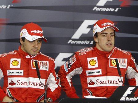 os dois pilotos da Ferrari dividem a torcida da escuderia italiana e lideram o Mundial 2010 de F-1