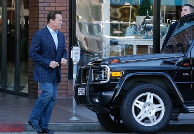 Arnold Schwarzenegger foi multado no trânsito
