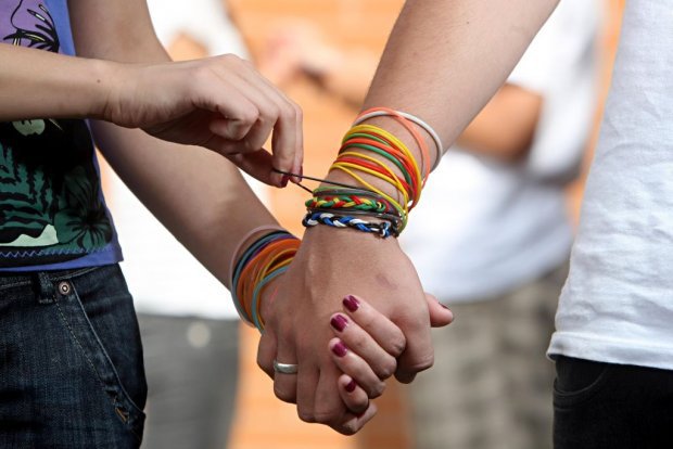 Venda de acessórios denominados “pulseira do sexo” ou “sex bracelets”  está proibida em Londrina