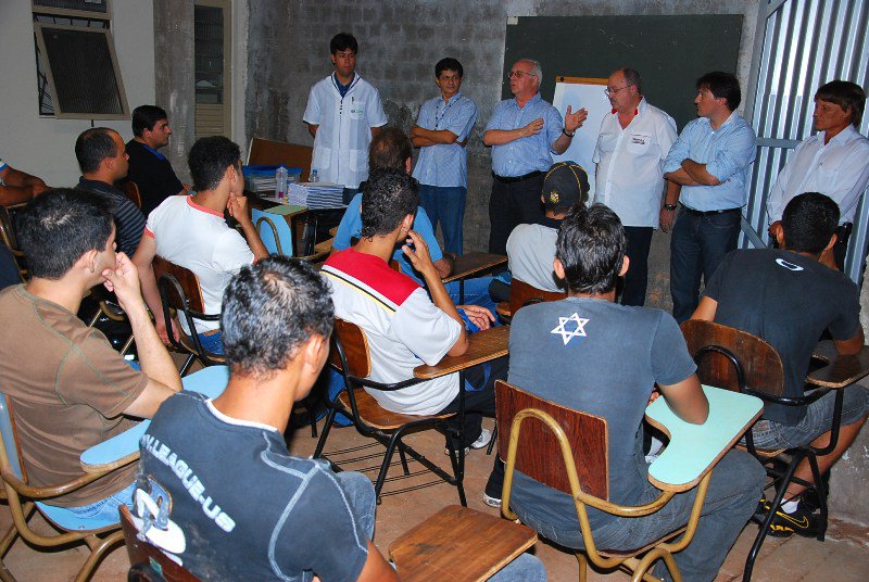 O curso de 160 horas é ministrado pelos professores Douglas Fernandes Leonel e Edson Ignácio