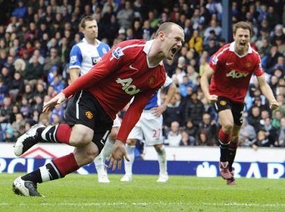Rooney celebra o gol contra o Blackburn que garantiu o empate e o título