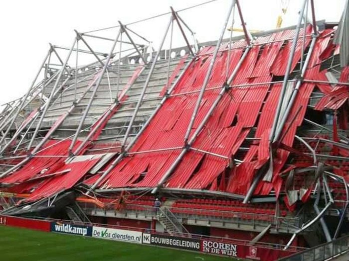 Desabamento de teto de estádio na  Holanda deixa um morto e 14 feridos