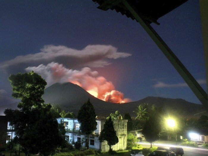 Erupção do vulcão Etna fecha aeroporto na Itália