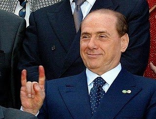 Berlusconi anuncia novo pacote para equilibrar orçamento