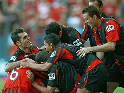 O time Atlético-PR chegou ontem à sexta vitória consecutiva