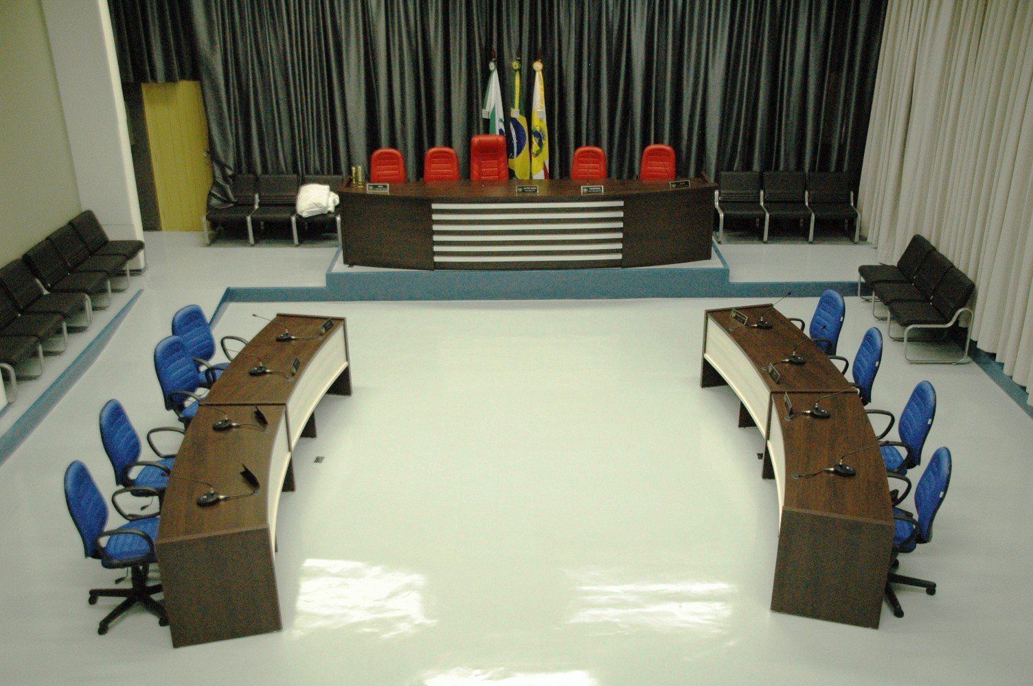 Câmara de Apucarana aprova manutenção de 11 vereadores em 1ª votação