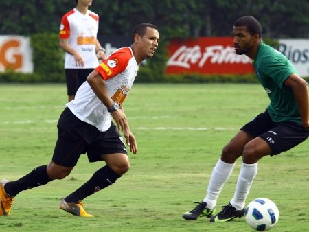 Luis Fabiano mostrou faro de gol no jogo-treino contra o Audax