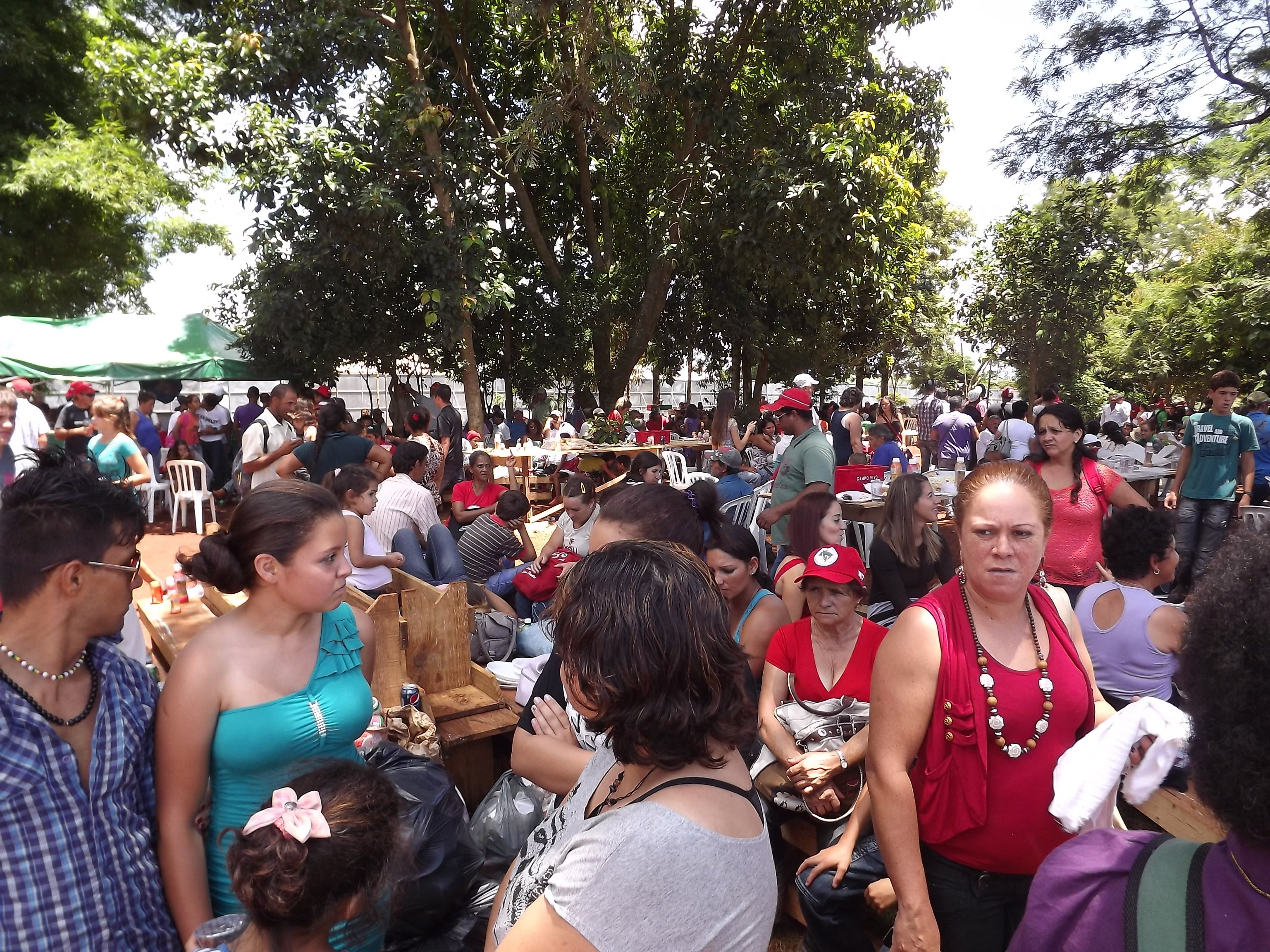 Seis mil pessoas acompanharam a visita da presidente Dilma a Arapongas