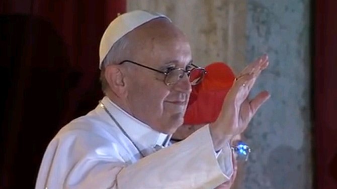 Papa Francisco faz 1ª visita a seu antecessor, Bento XVI