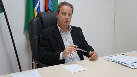 O presidente da Amuvi, prefeito Luiz Carlos Gil (PMDB), de Ivaiporã, disse que a associação irá demandar junto ao Governo do Estado mais investimentos na região (Ivan Maldonado)