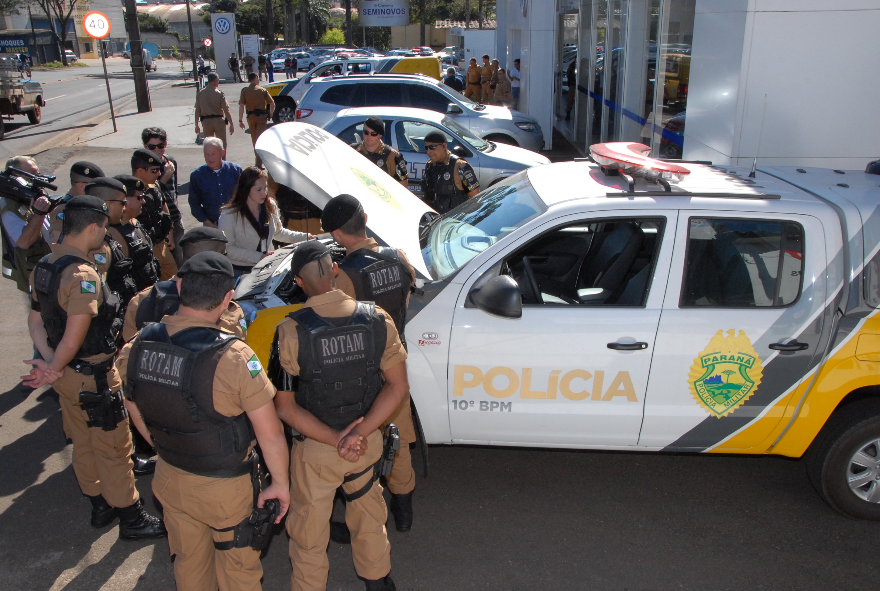 Policiais militares recebem instruções básicas sobre o funcionamento das viaturas (Delair Garcia)