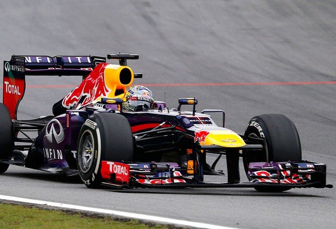 Vettel chega em primeiro e iguala recordes de Alberto Ascari e Michael Schumacher (Foto: Agência Reuters)