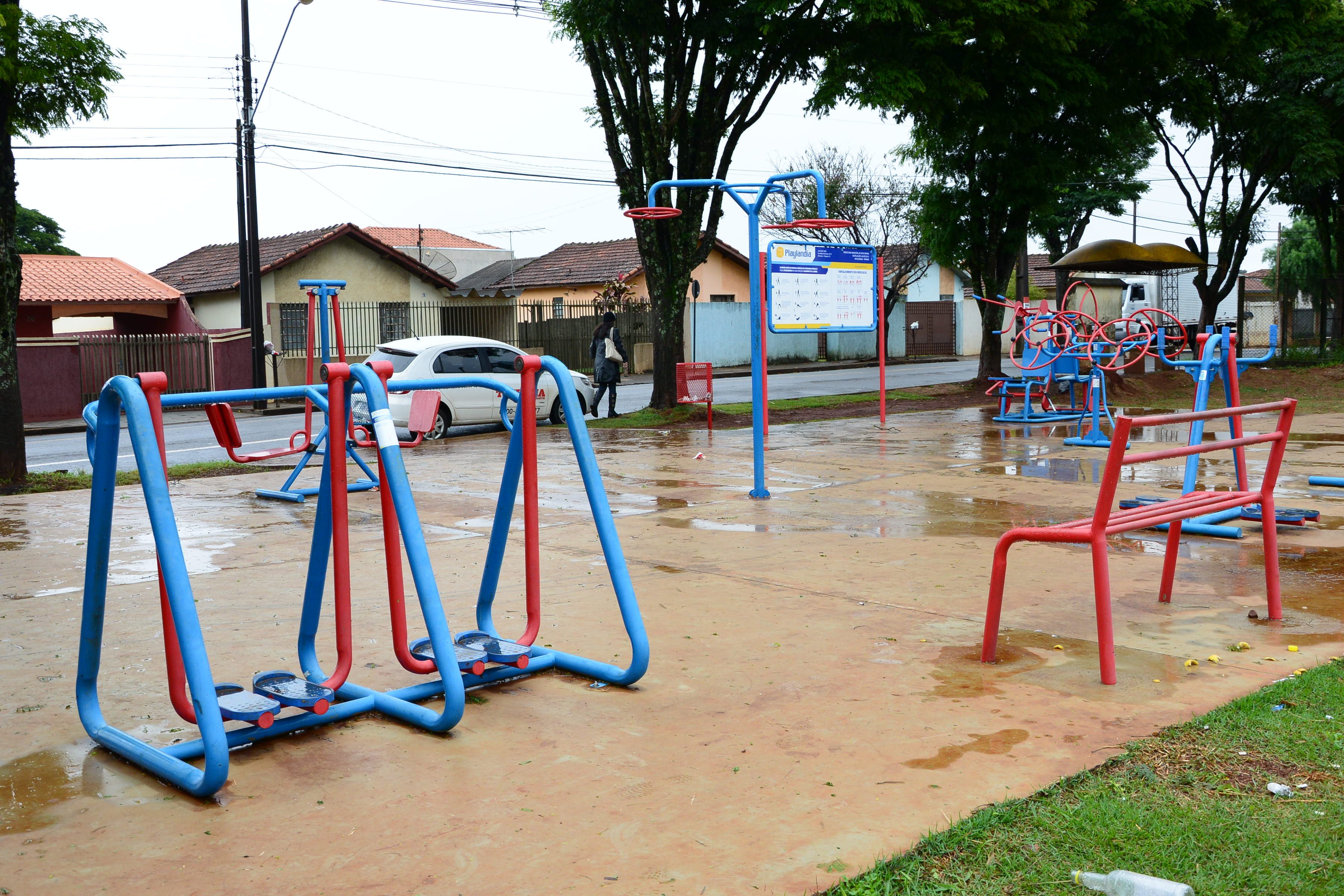 Espancamento ocorreu em academia ao ar livre do Núcleo Parigot de Souza (Foto: Delair Garcia)
