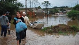 Tempo melhora no fim de semana, mas encostas e rios ainda preocupam no Paraná - Divulgação Defesa Civil/Paraná