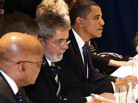 O presidente Luiz Inácio Lula da Silva esteve em Copenhague com Barack Obama durante reunião que discutiu metas para deter a mudança climática
